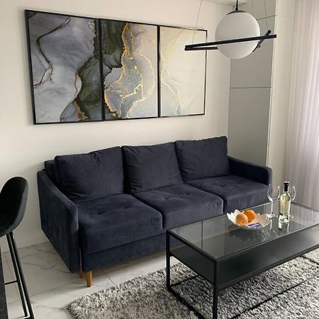 New Modern Apartment อุชโฮรอด ภายนอก รูปภาพ