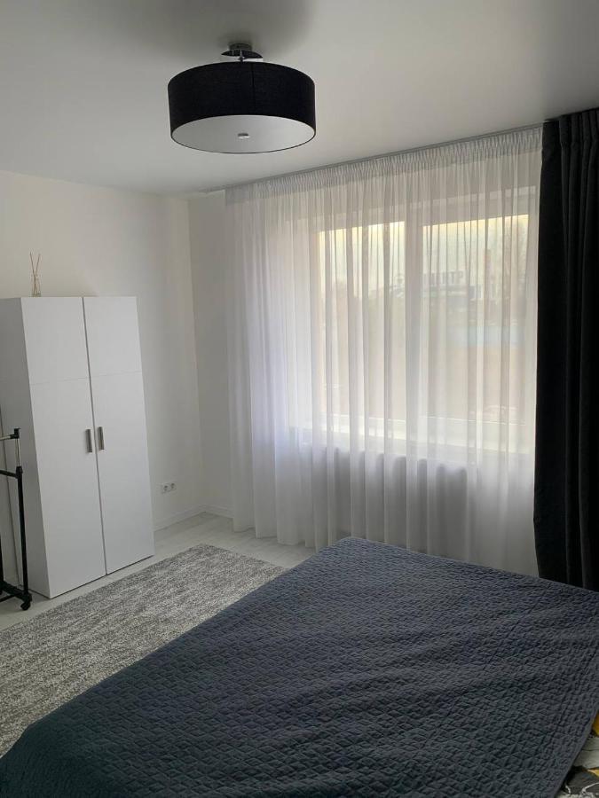 New Modern Apartment อุชโฮรอด ภายนอก รูปภาพ